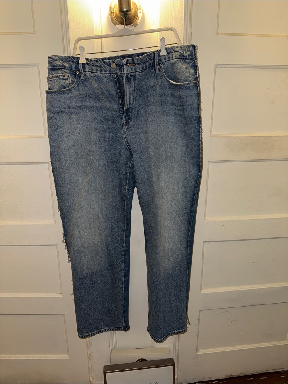 Good American Jeans w/ distressing at side seams - NWOT
